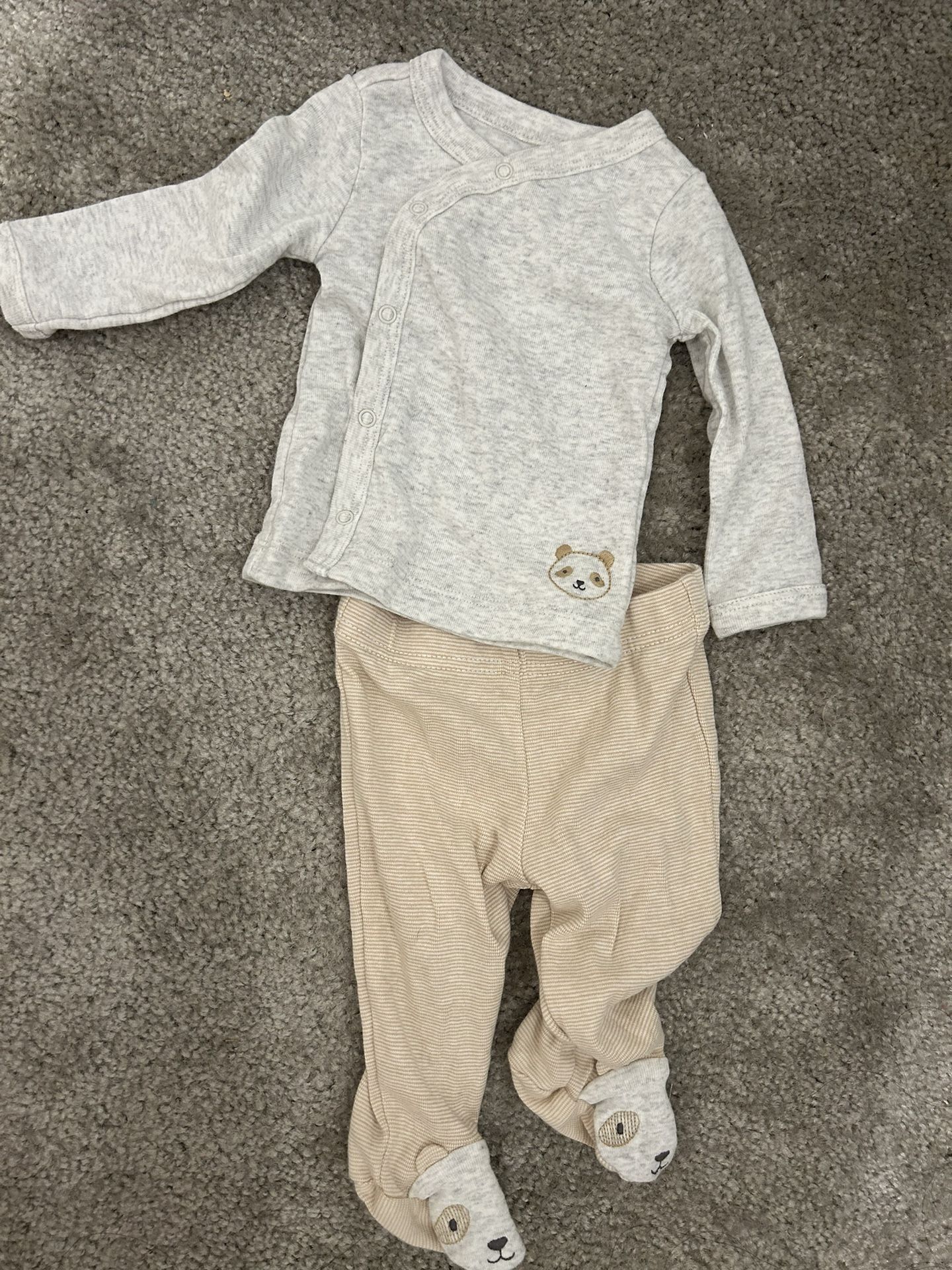 0-3 Months Carter’s set - $4