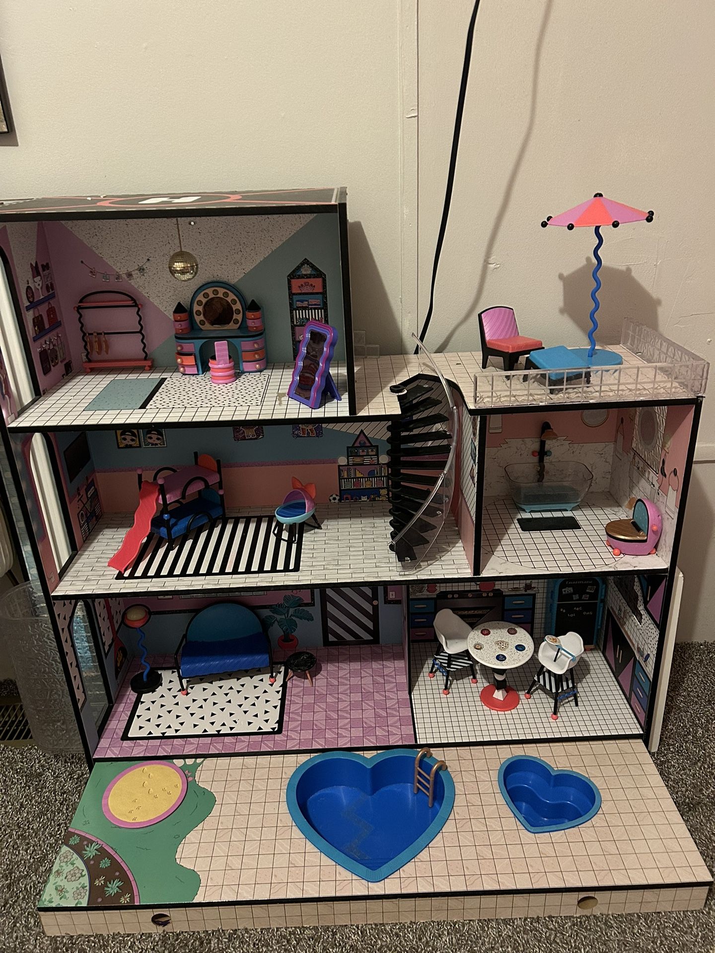 L.O.L Surprise Doll House