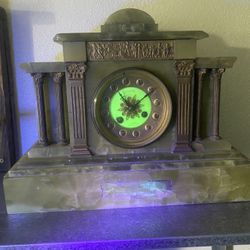 ((vaseline Glass Face)) antique mantle clock