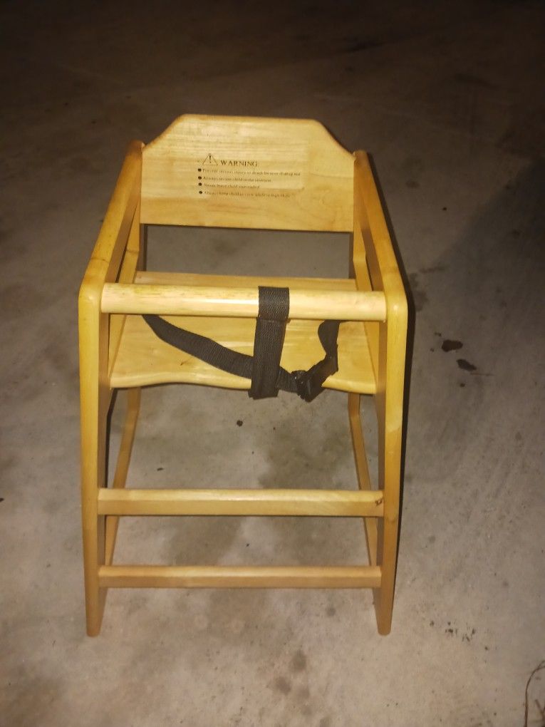 LIKE BRAND NEW WOOD BOOSTER HI CHAIR SEAT 22 FINAL PRICE