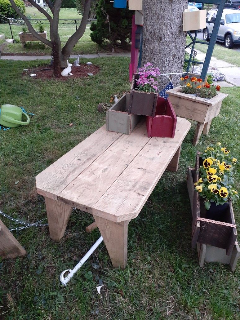 Outdoor Coffee Table/bench