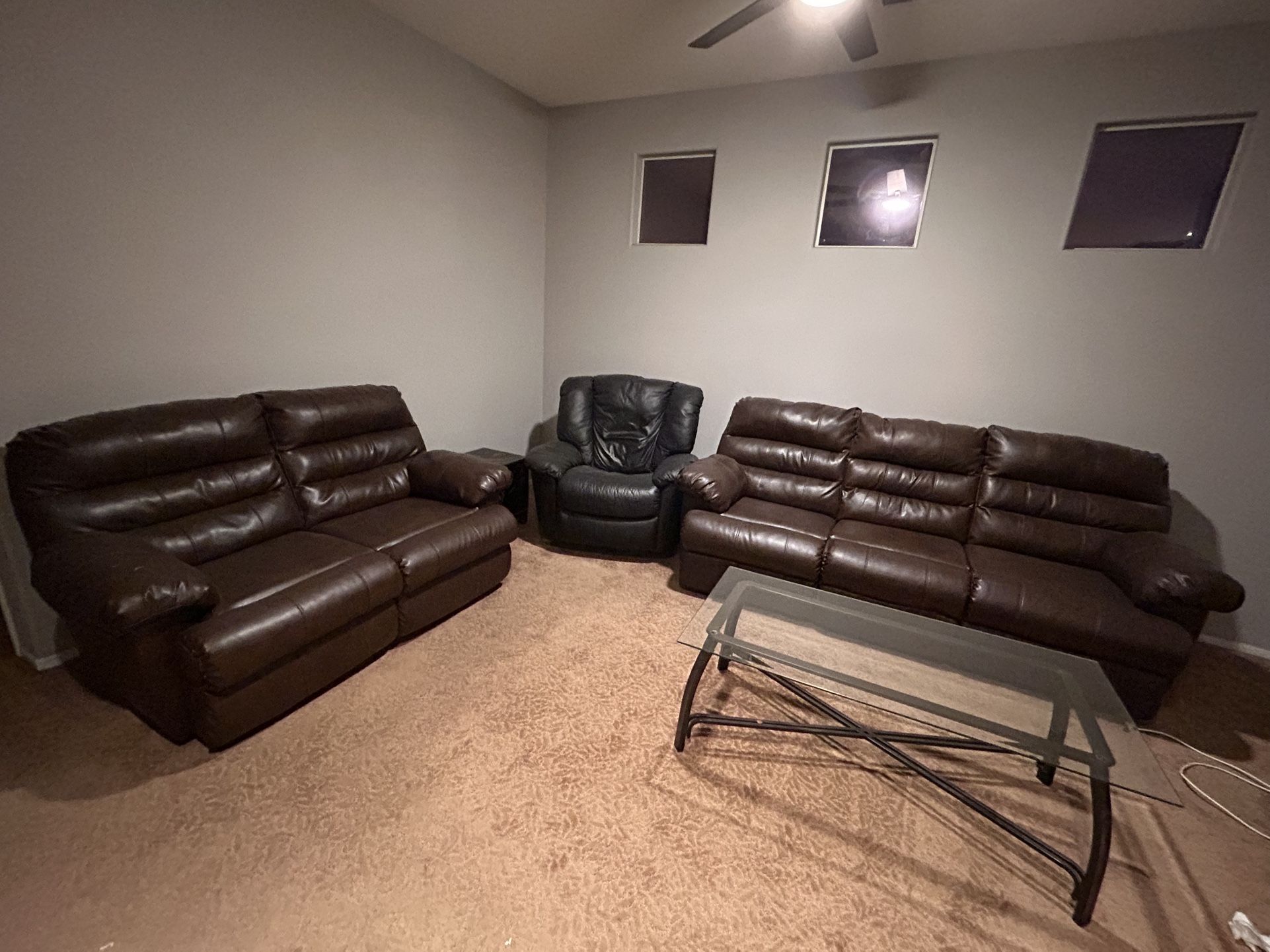 Leather Reclining Sofa’s 