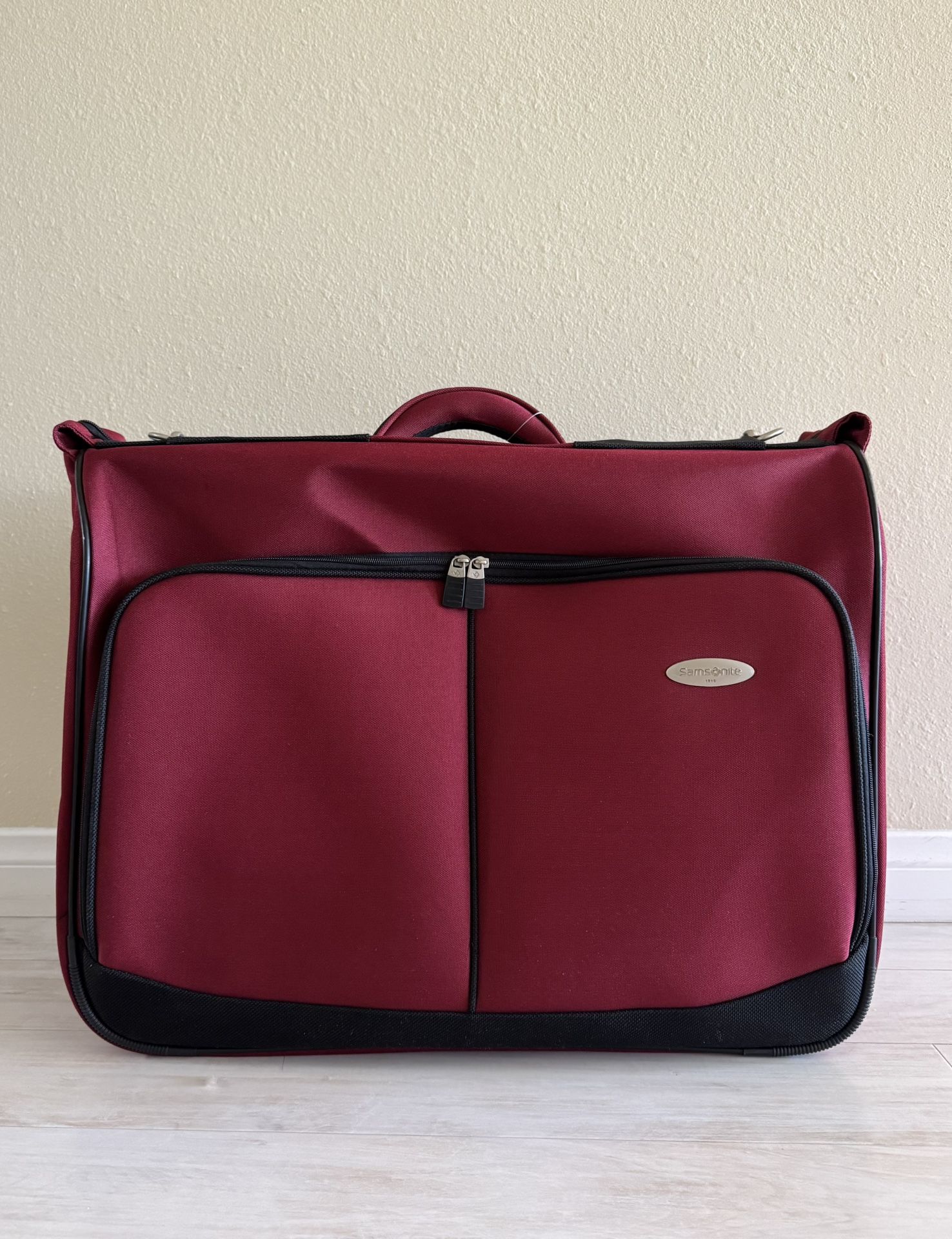 NWT Samsonite Tech-Lite UltraValet Garment Bag