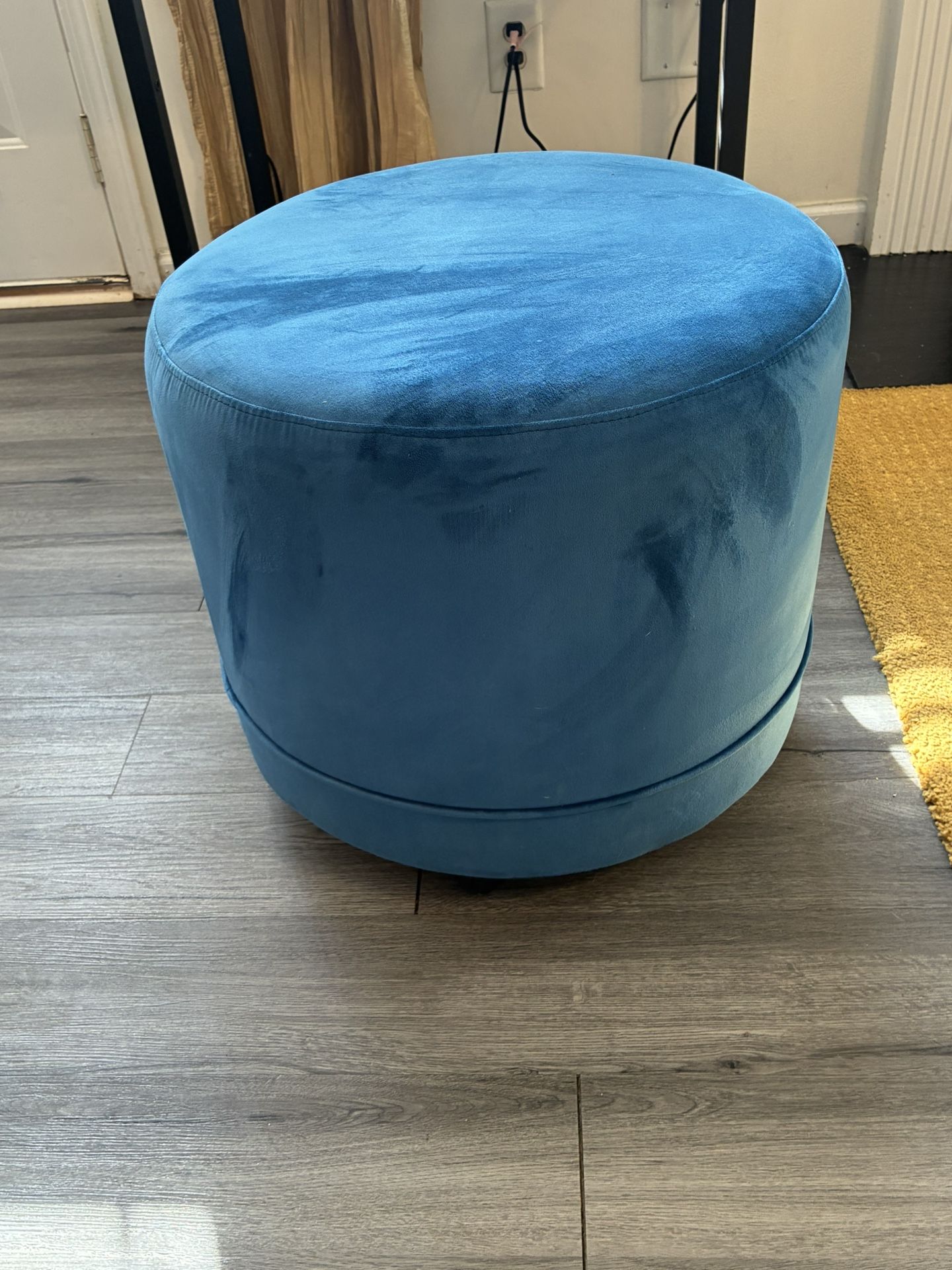 Rolling Stool (chair) 