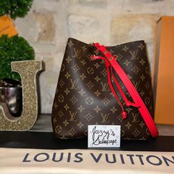 Authentic Louis Vuitton Purse for Sale in San Antonio, TX - OfferUp