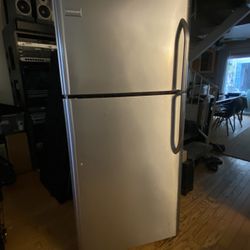 Fridge Excellent Condition 68”x30”x32”