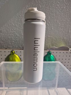 Lululemon 24oz. Water Bottle