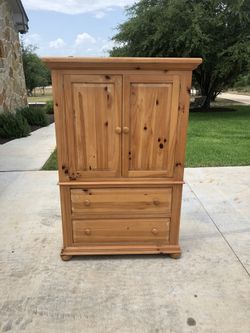 Broy Hill Fontana Armoire