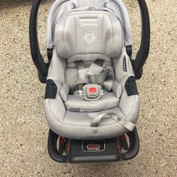 UPPABABY Mesa Max Car seat 