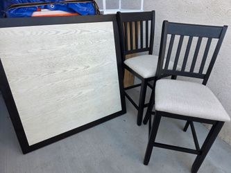 Dining table and 4 chairs