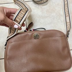 Tommy Hilfiger Crossbody