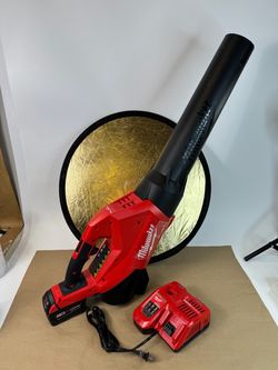 Milwaukee (3017-20) M18 FUEL 18V Lithium-Ion Brushless Cordless Handheld Blower (Tool+Battery+Charger)