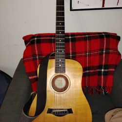 Taylor Acoustic Guitar  '2002 Bear Claw'