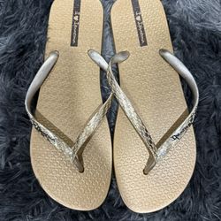 Women's sandals, size 11