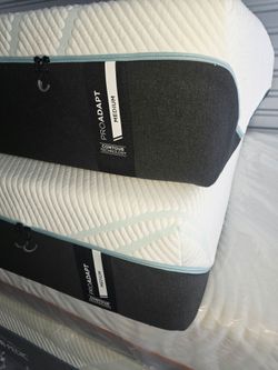 Split King Size Tempur Pedic PROADAPT MEDIUM