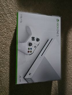 Xbox One S - Complete with box protector