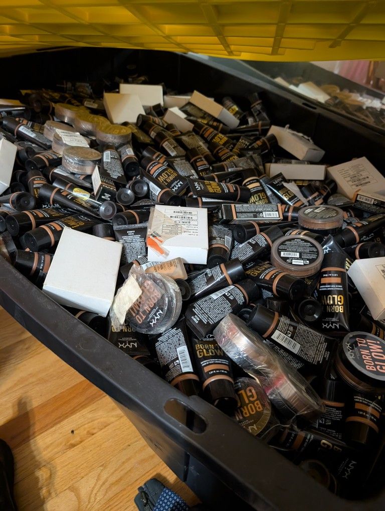 Reseller Lot — 2,000+ pcs NYX “Born to Glow” (Foundation + Concealer) + L’Oréal Lip Gloss — $500 Cash (FIRM)
