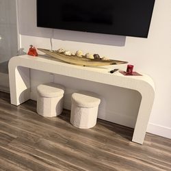 Wall table