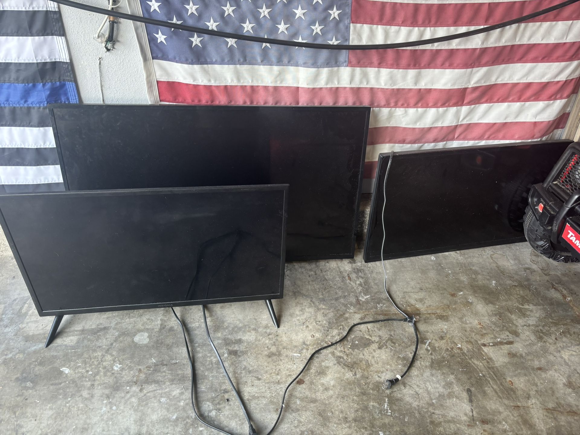 Insignia Tvs (3)