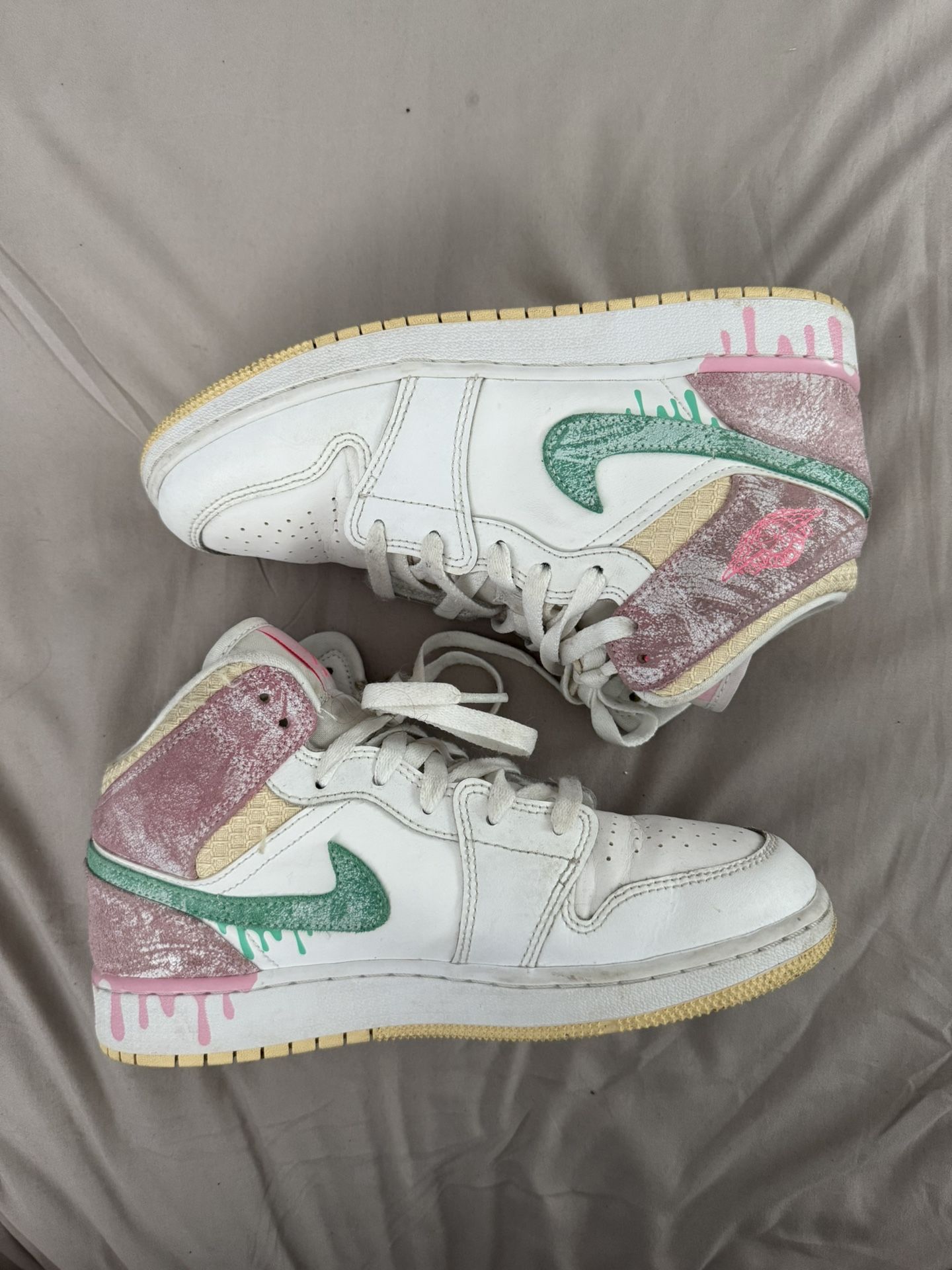 Nice Nike Jordan 1 Mid Paint Drip Size 6.5Y