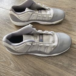 Jordan 11 Retro Low Cement Grey