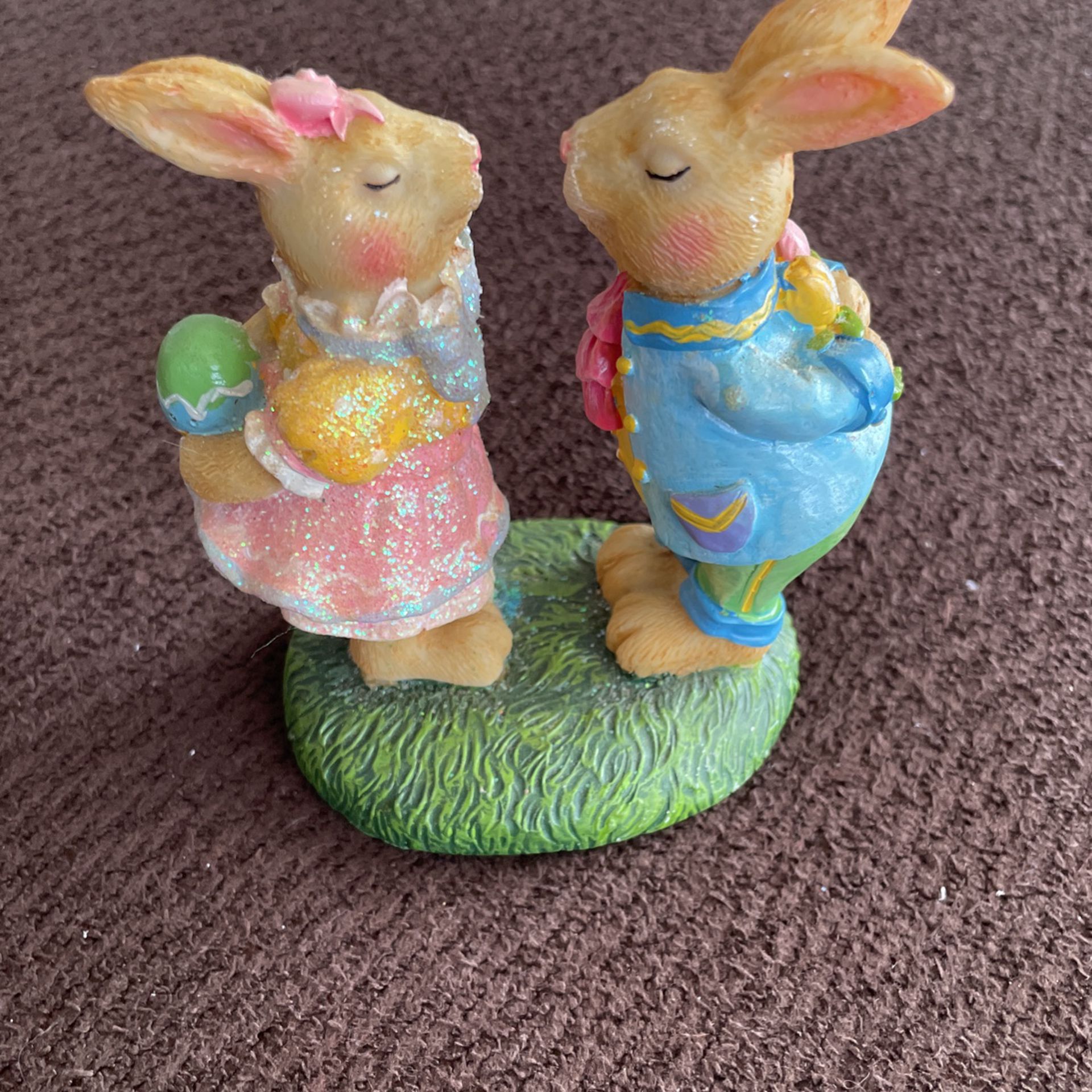 Glitter Bunny Couple Figurine 