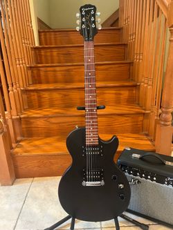 Epiphone Les Paul w/ Fender Amp