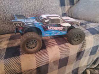 RC Arrma stadium truck