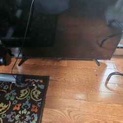 42" Roku Smart Tv