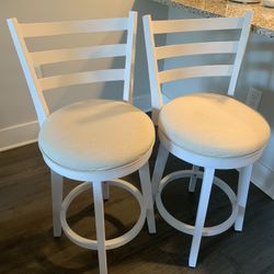 2 Roundhill Swivel Barstool