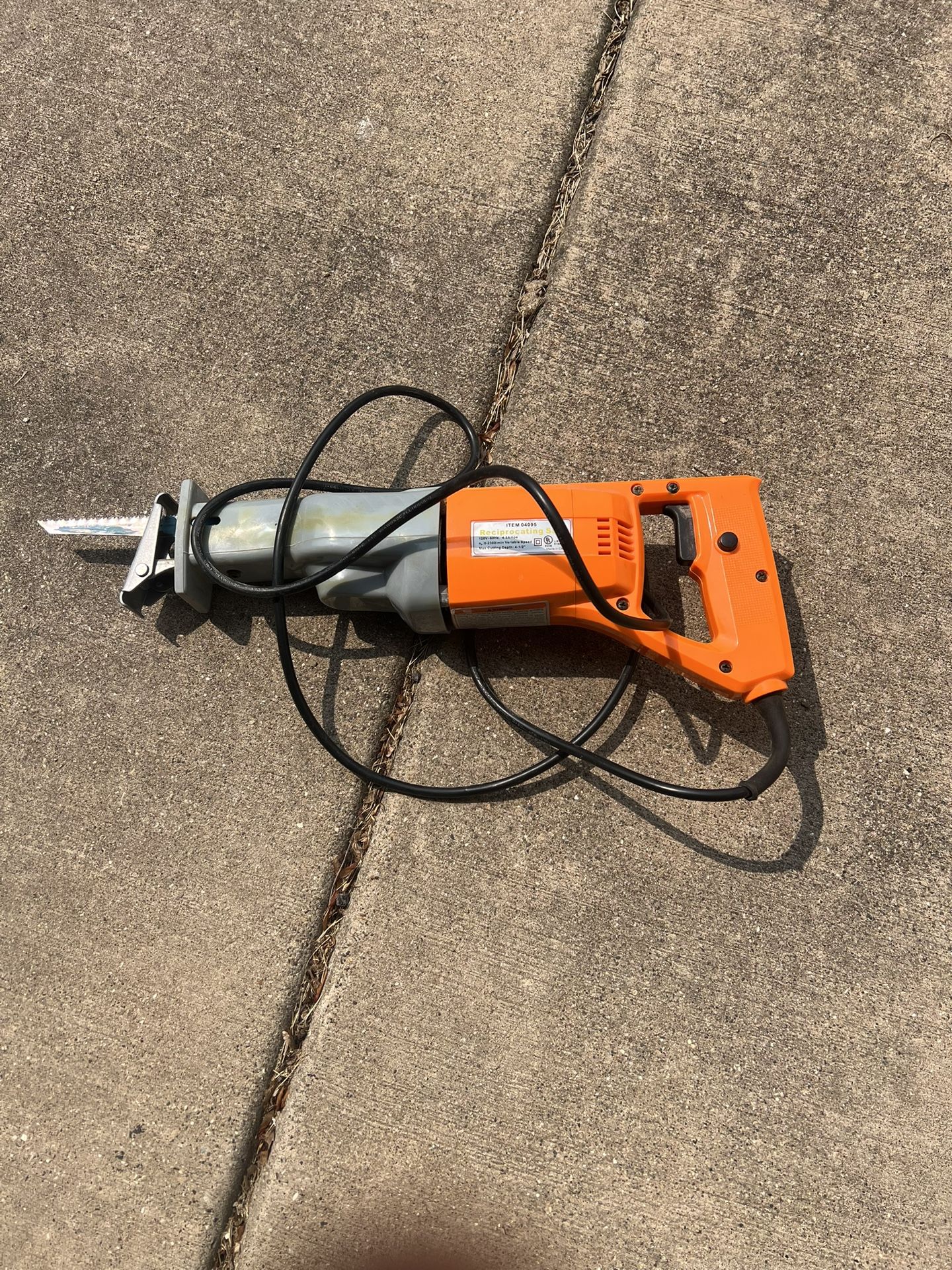 Reciprocating Saw (Item 04095) - Powerful Cutting Tool!