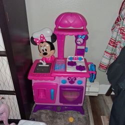 Toddler Minnie Mouse Kitchen 
