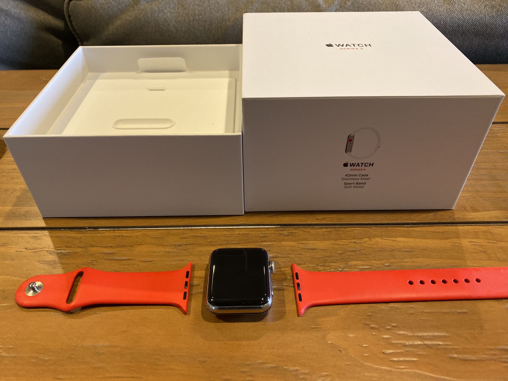 Apple watch Series 3 42" with cellular and GPS