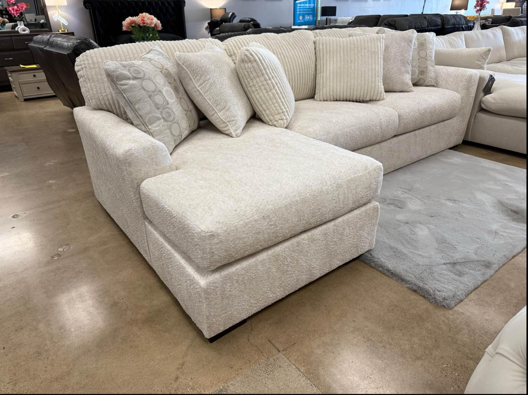 Sofa With Chaise💥‼️🚚 Same Day Delivery.