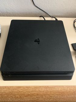 PS4 Slim 1TB Bundle