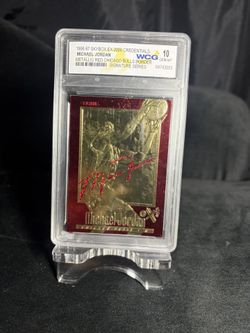 1996-97 SkyBox EX-2000 Credentials Michael Jordan #10 Metallic Red Chicago Bull…