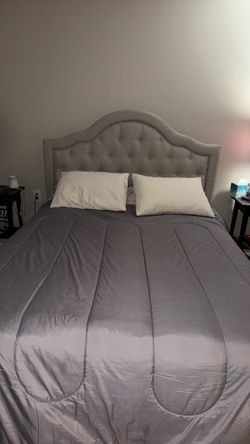 Queen Tufted Upholstered Storage Bed Frame