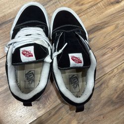 Vans Knu School