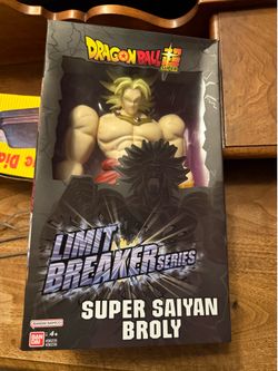 Dragon ball Z Broly figure