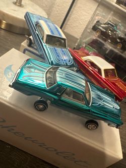 Hot Wheels Spectraflame Lowrider Die-Cast Cars Set