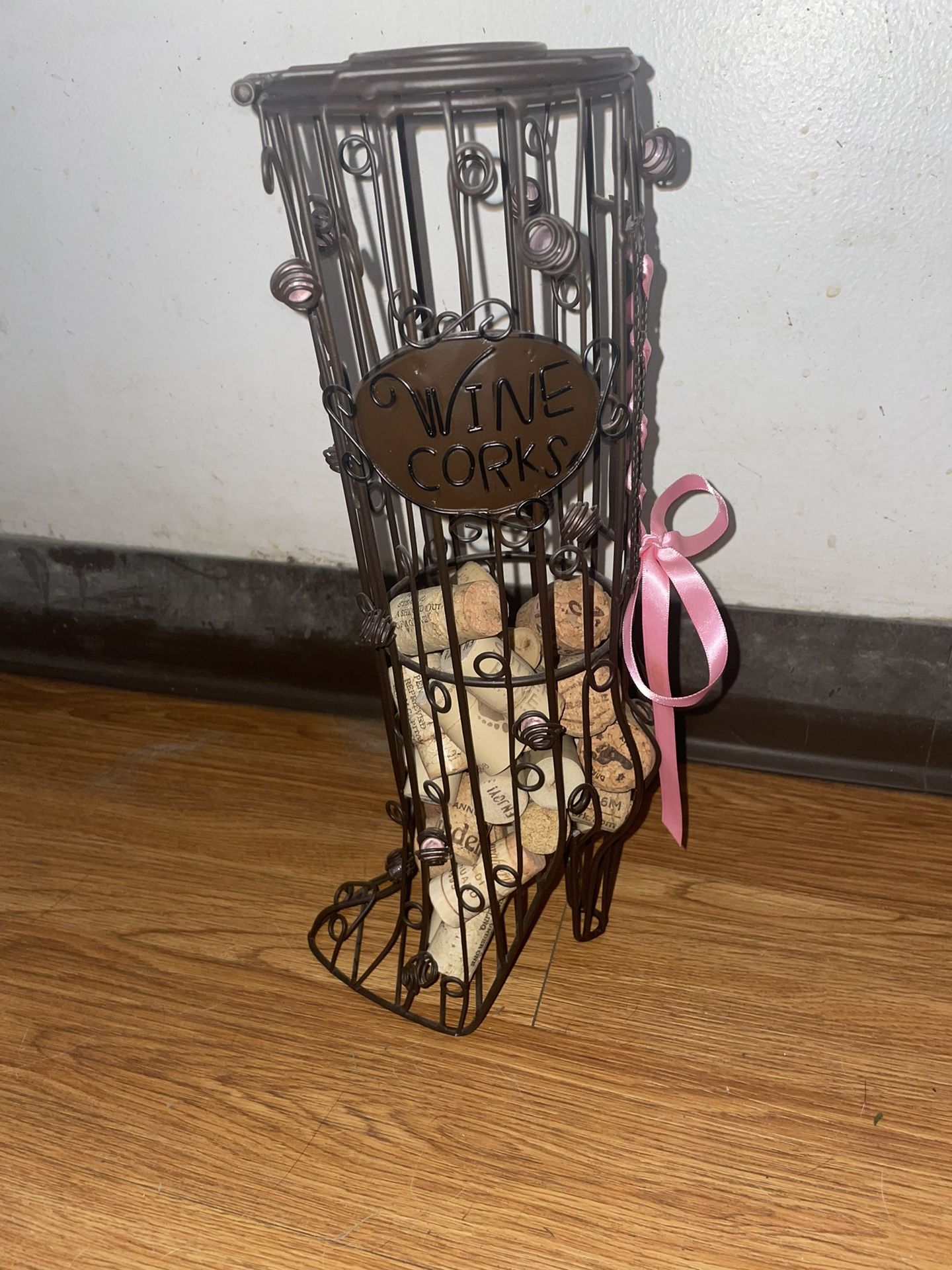 Wine-themed accessories
