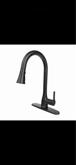 Classic Series Single-Handle Pull-Down Sprayer Kitchen Faucet in Matte Black