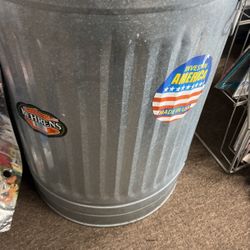31 Gal Metal Trash Can 🗑️ 