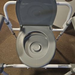 Portable Toilet NEW Adjustable/Height Toilet