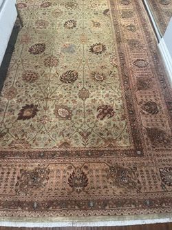 For Sale – 10’ × 14’ 100% Wool machine-madeArea Rug