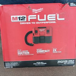 VACUUM MILWAUKEE M12 TOOL ONLY 