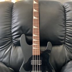 Jackson Electric Bass Guitar 