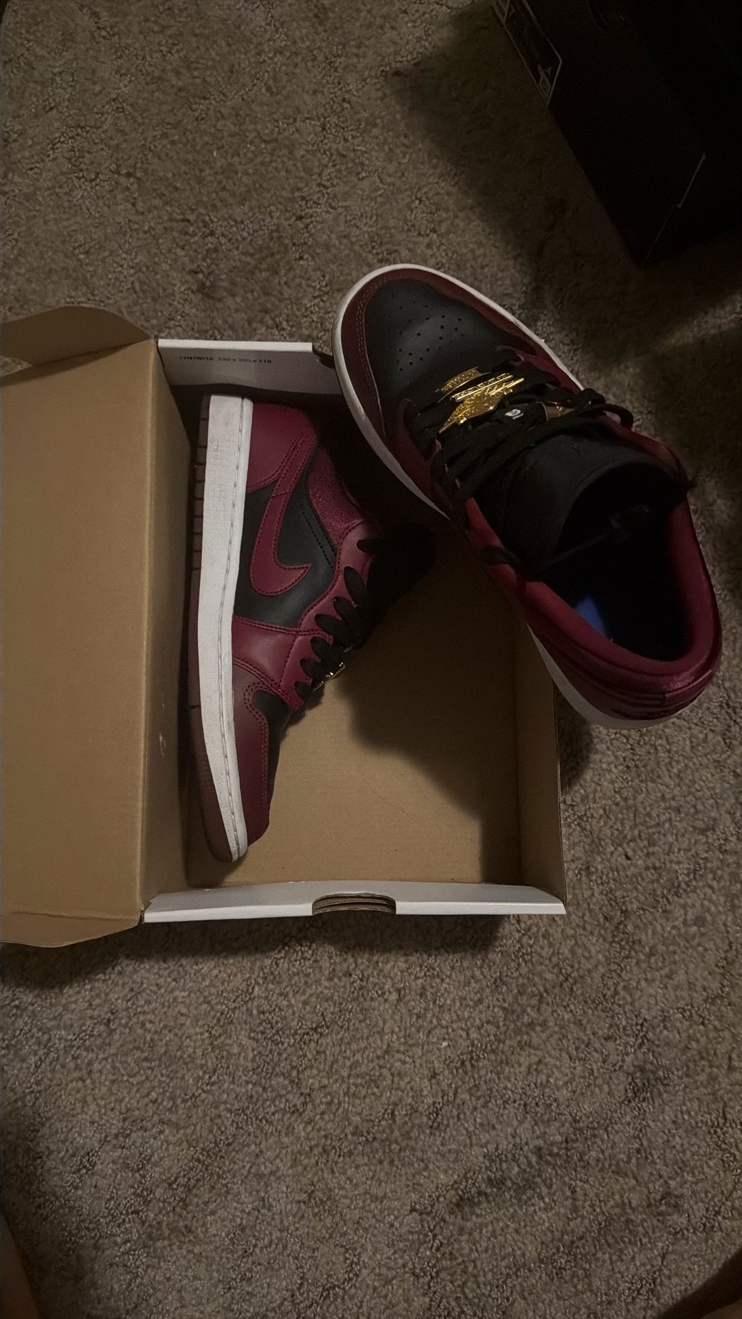 Jordan 1 low dark beetroot