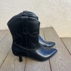 Universal Thread Women’s Boots