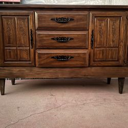 Solid Wood Long Dresser With Three Dressers And Cabinets In Good Condition All Drawers Open Just Fine